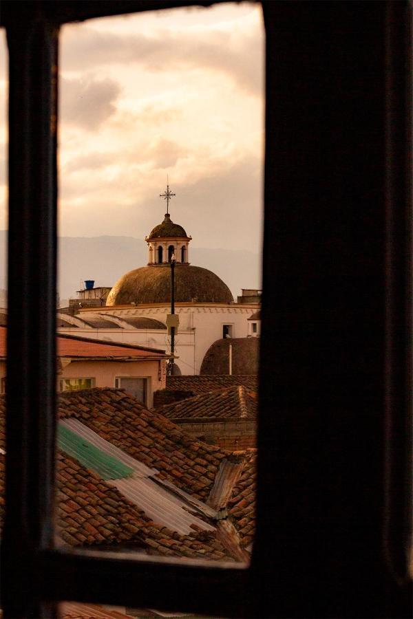 Hostal Cafe Tiana Latacunga Εξωτερικό φωτογραφία